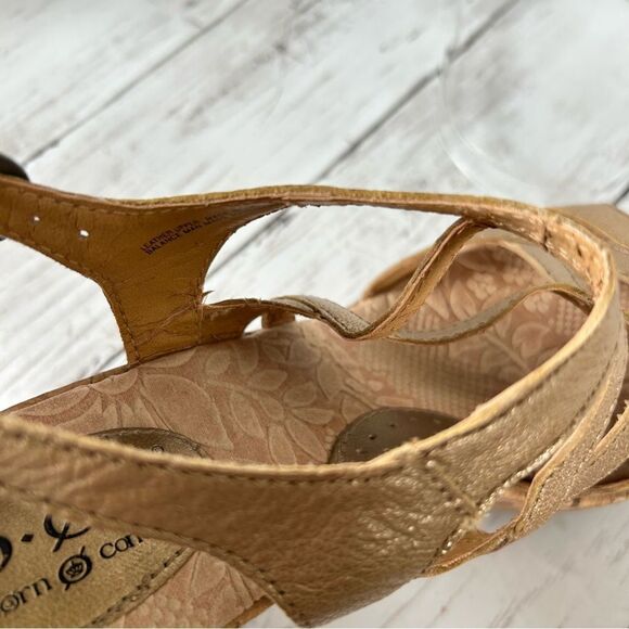 BOC Gold Leather Strappy Cork Padded Wedge Heel Sandals Women's sz 9 - Picture 8 of 11
